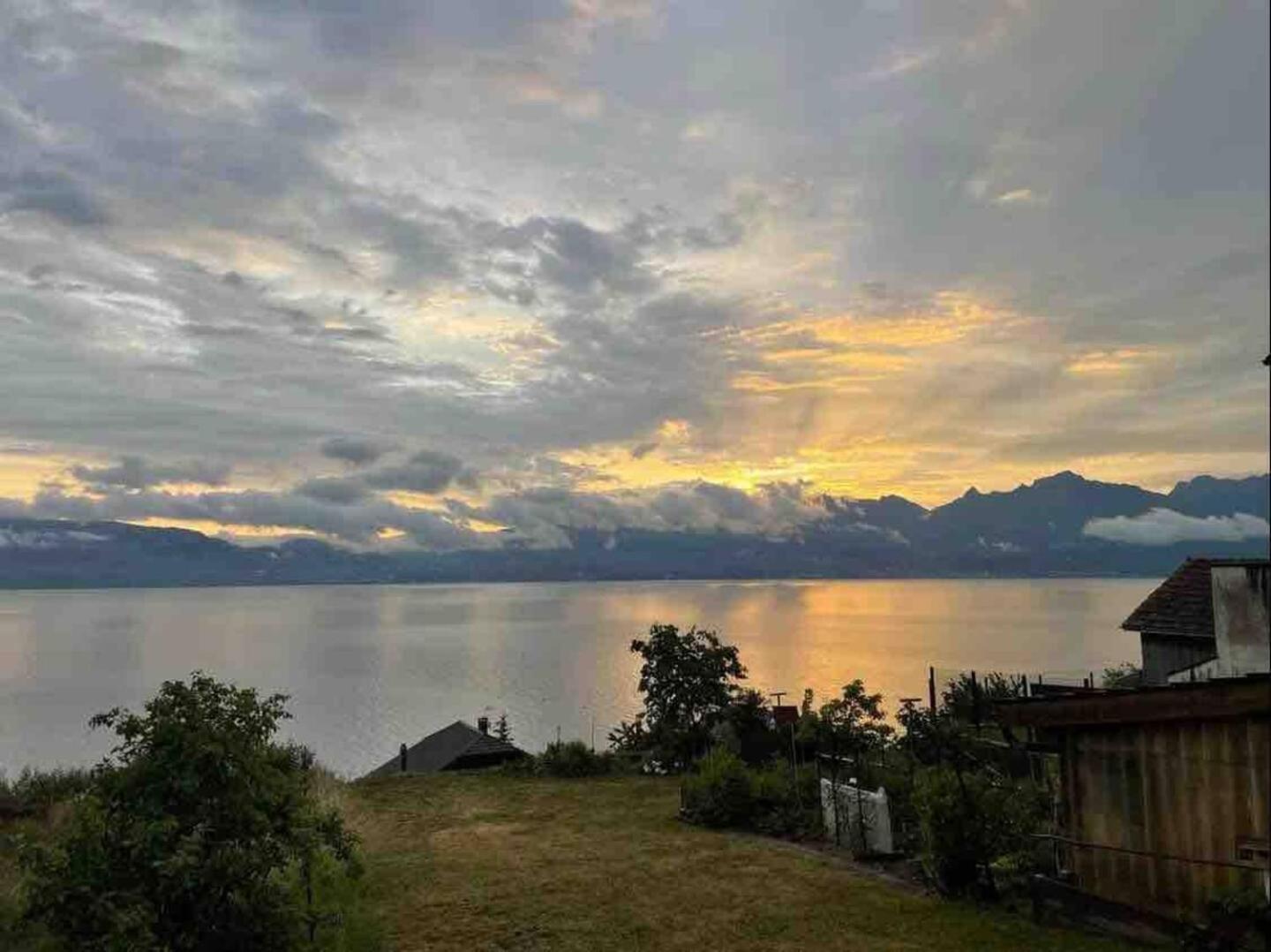 Chez Malou & Hugo Vue Lac Proche Suisse & Stations ! Saint-Gingolph Eksteriør bilde